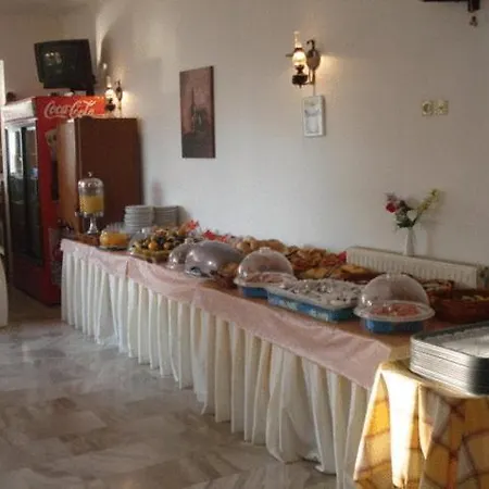 Oscar Lefkada Нидри