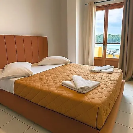 Oscar Lefkada 2* נידרי